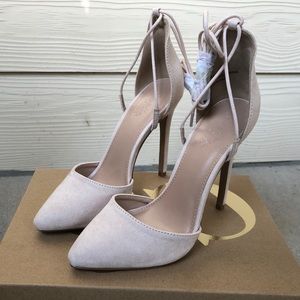 NEW Nude Heels